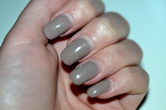 Acrylnagels uit laten groeien